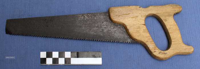 Handzaag met houten handvat