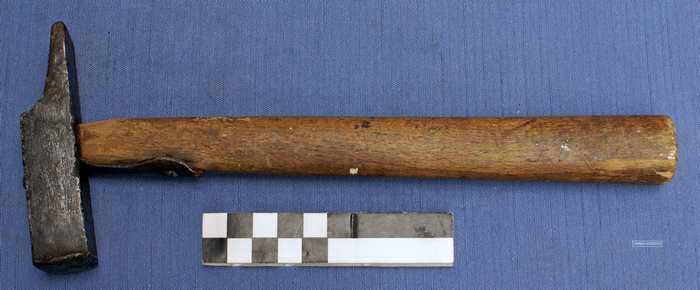 Bankhamer met houten steel