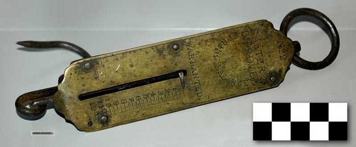 Spring balance (hangweegschaal)