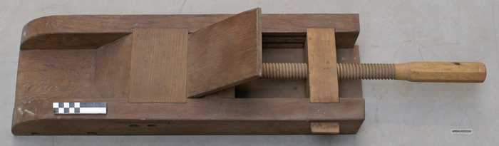 Grote schaaf van een meubelmaker