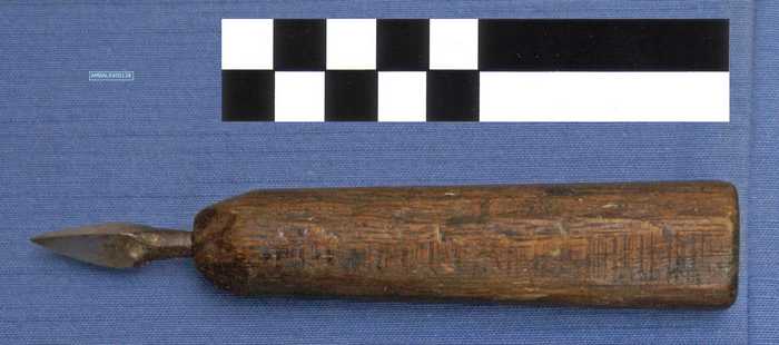 Kalfaatbeitel - Puntbeitel met houten handvat