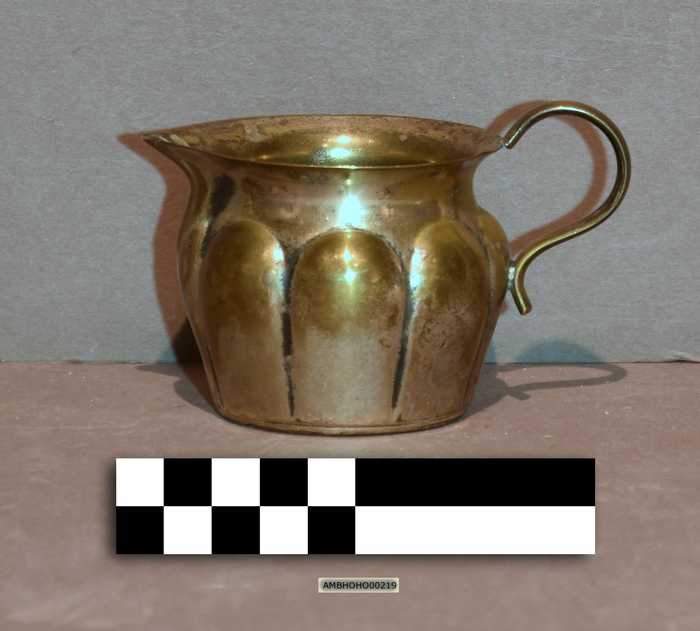 Klein verzilverd melkkannetje - Hôtel du Lion d'Or