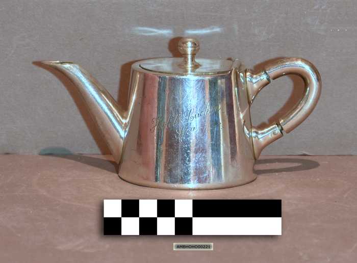 Verzilverde melkkan met deksel - Hôtel Laeken Spa