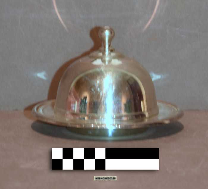 Verzilverd rond botervlootje - Hôtel du Lion d'Or