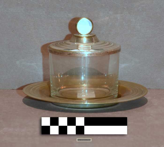 Glazen suikerpot met verzilverd deksel en ondertas - Hôtel du Lion d'Or