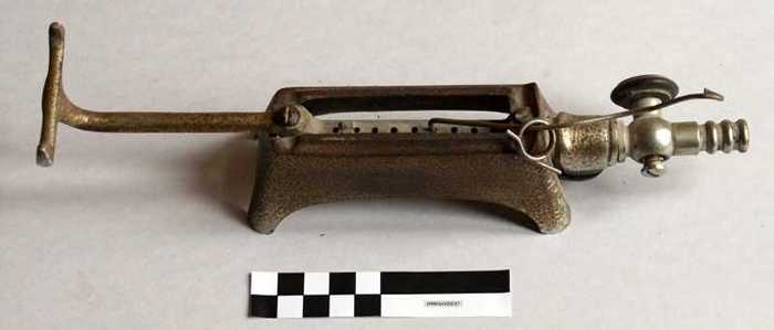 Verwarmer voor Krulijzers voor het krullen van snor