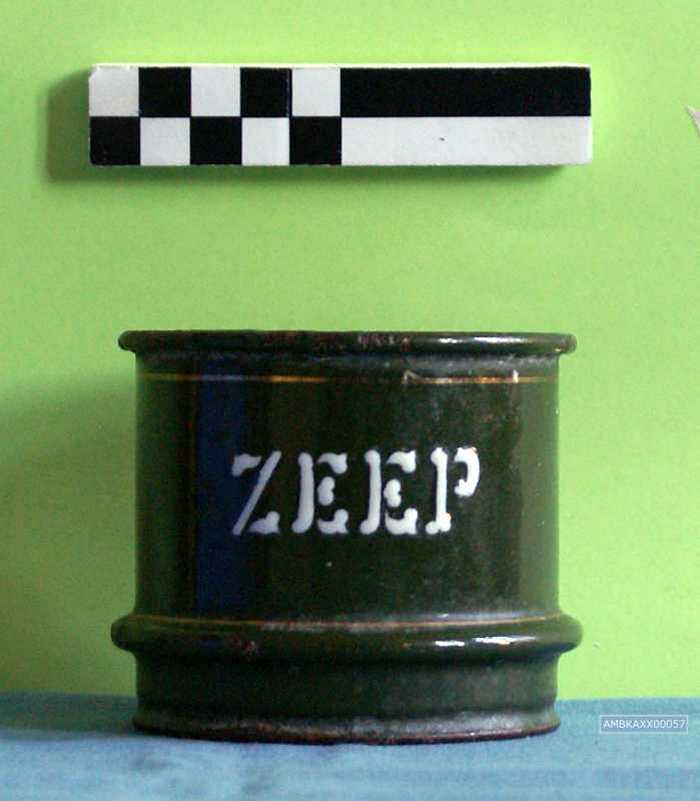 Beker met opschrift: Zeep