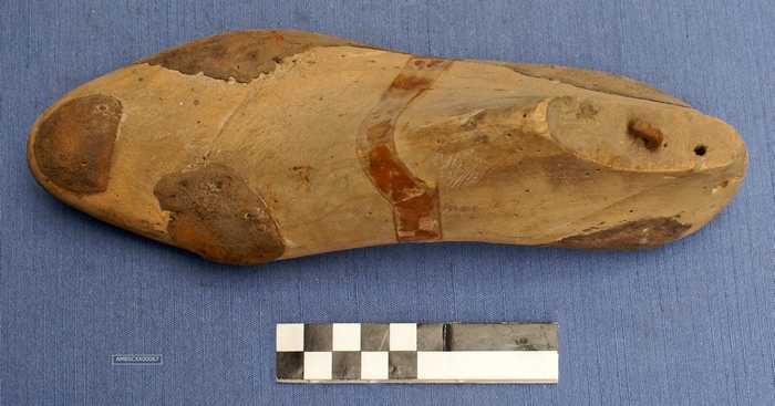 Maatleest (rechtervoet) in hout