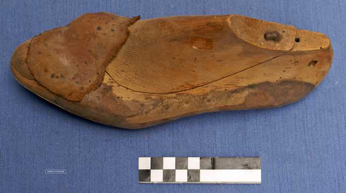 Maatleest (linkervoet) in hout