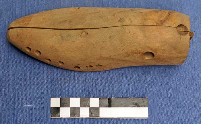 Maatleest (rechtervoet) in hout