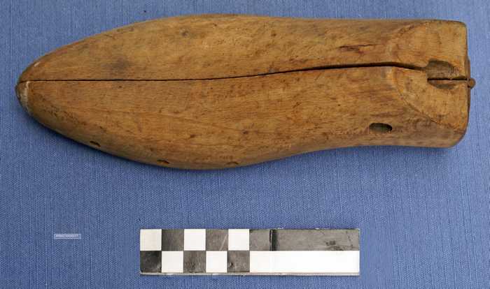 Maatleest (rechtervoet) in hout