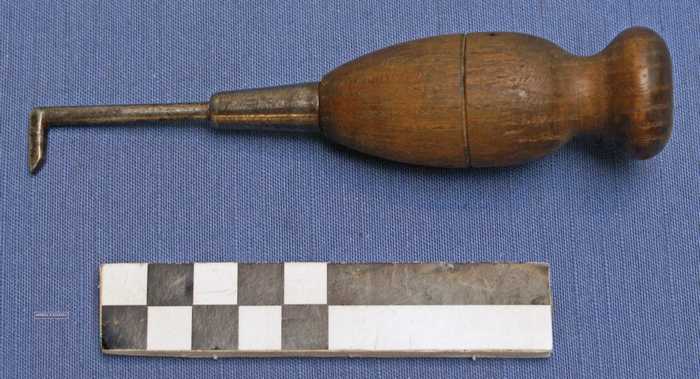 Dubbele streekprikker met houten handvat