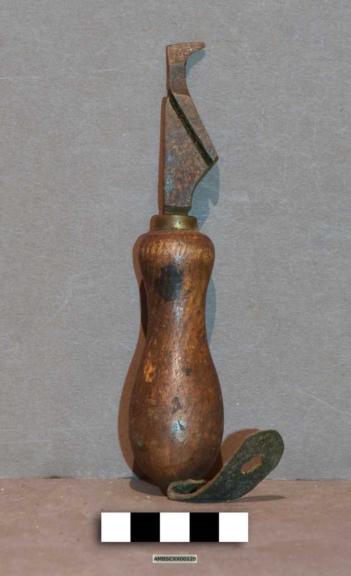 Formeerijzer met haakvormig uiteinde