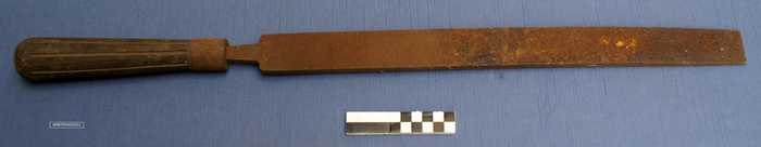 Lange vijl met houten handvat