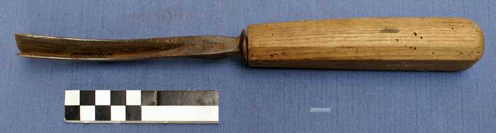 Houtbeitel met houten handvat