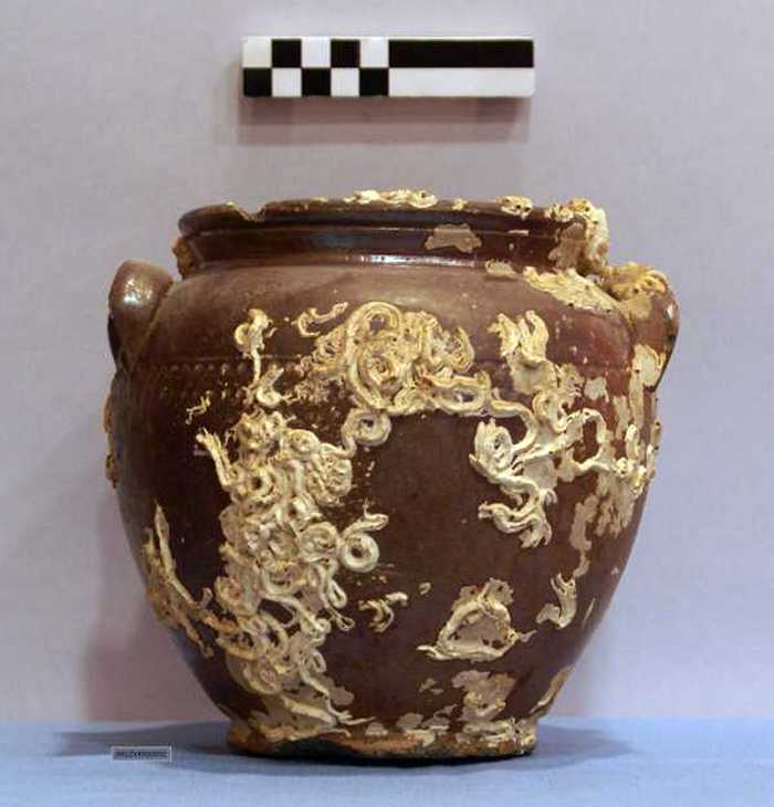 Donkerbruine vaas in keramiek