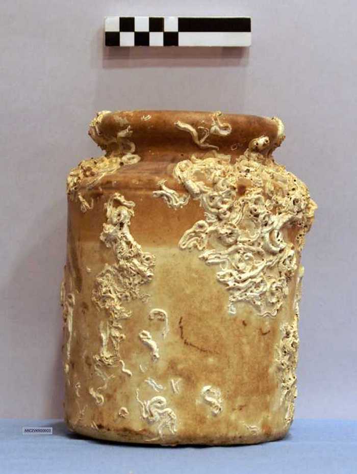 Aardbruine pot in keramiek