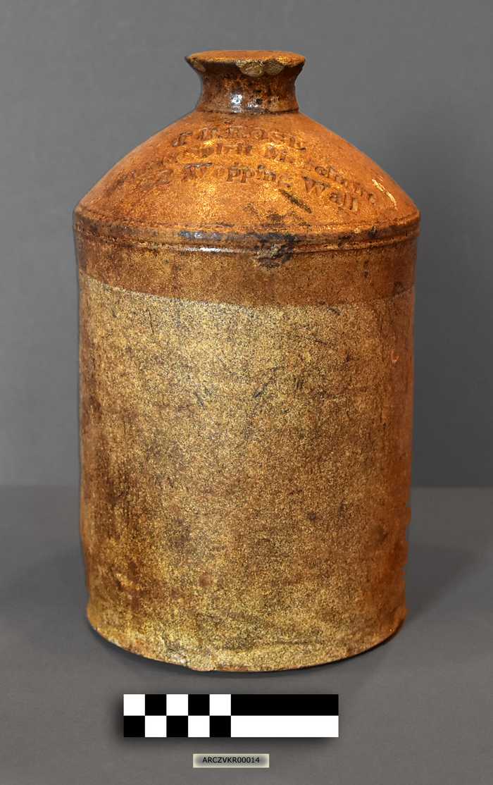 Aarden kruik voor sterke drank