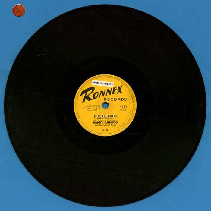 'Hucklebuck' en 'Hickory Dickory Rock' van  Danny Lamego