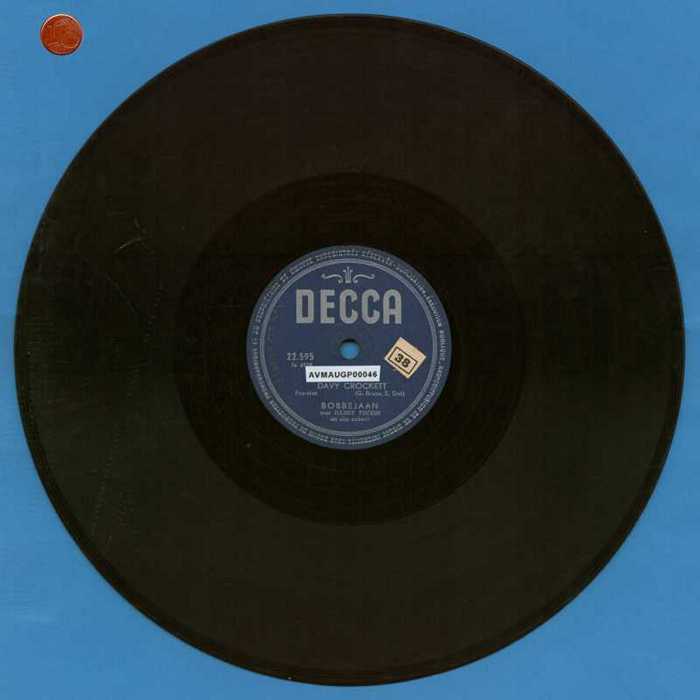 'Davy Crockett' en 'Doe het nog een keer' door Bobbejaan