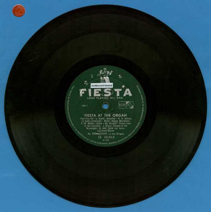 'Fiesta at the organ' van Al Robertino