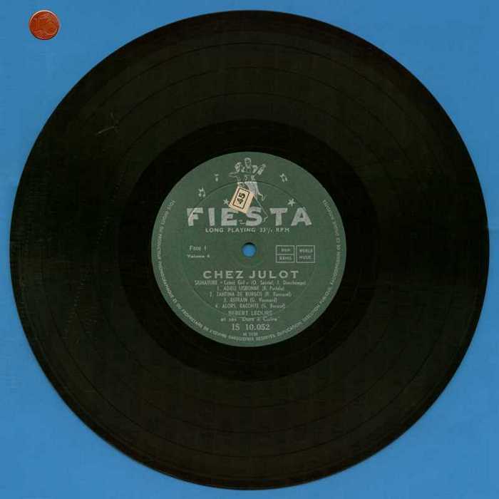 'Fiesta Chez Julot' door Bébert Ledure