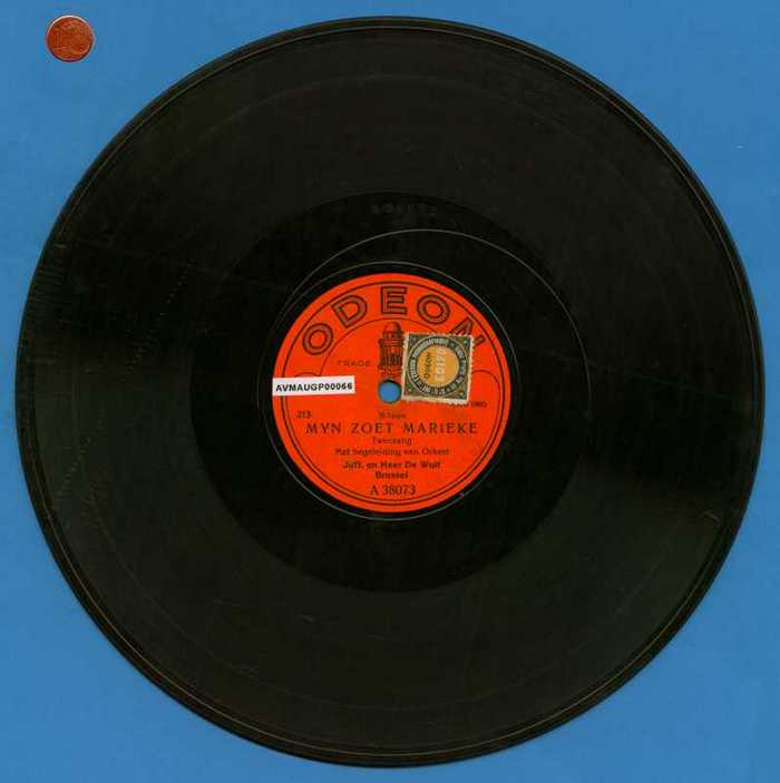 'Myn zoet Marieke' en 'Mijn jonge jaren' door juffrouw en heer De Wolf