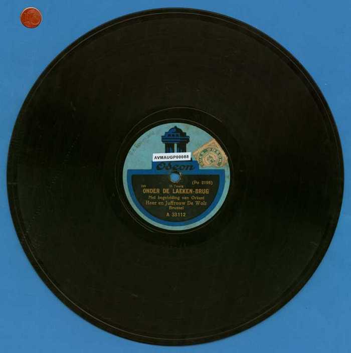 'Onder de Laeken-Brug' en 'k Ben artist muziekant' van Heer en Juffrouw De Wolf