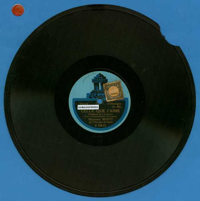 'Celle que j' aime' en 'Un sourire s.v.p.' door Monsieur Monty