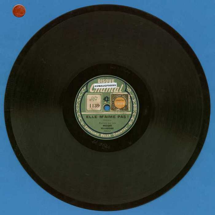 'Elle m'aime pas!' en 'Clairette' door Musique Villageoise'