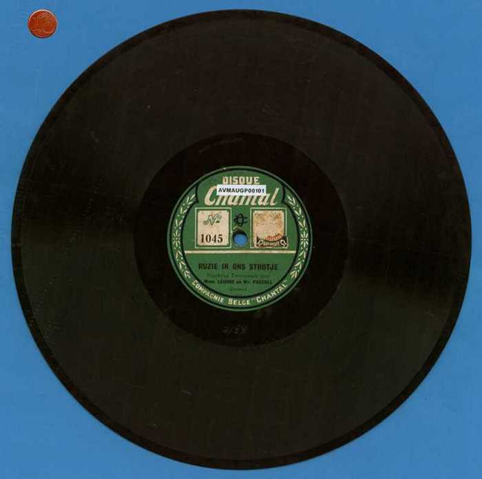 'Ruzie in ons strotje' en 'Terug van de tranchées' door Mme Léonne en Mr. Pageoll