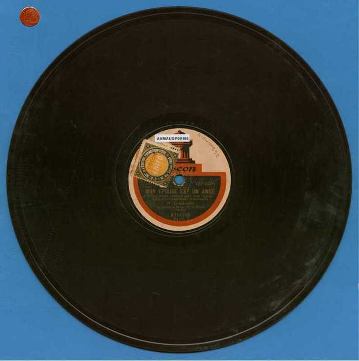 'Mon épouse est un ange' en 'Trop Distrait' van M. Constantin