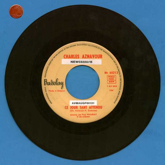 'Ce jour tant attendu' en 'Les deux guitares' van Charles Aznavour