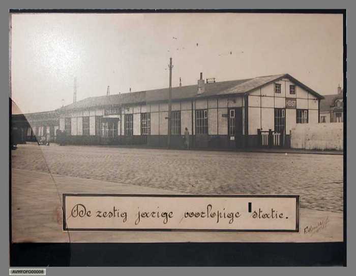 De zestig jarige voorlopige statie van Heist.