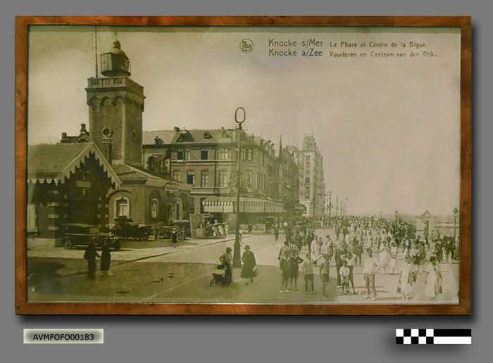 Knocke a/Zee - Vuurtoren en Centrum van den Dijk