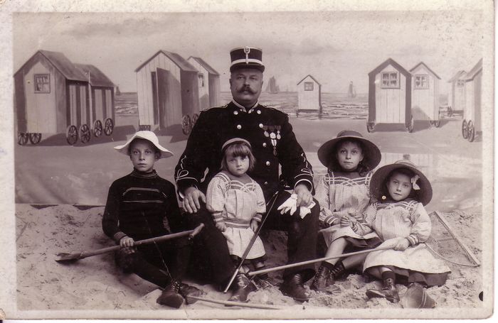 Politieofficier met familie