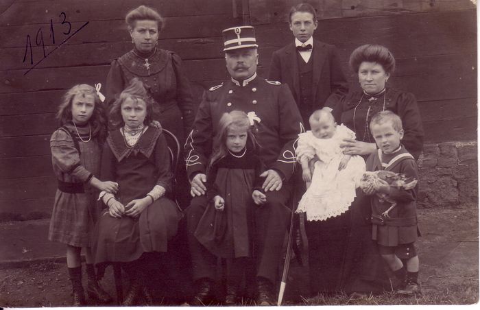 Politieofficier met familie