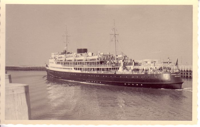 Haven van Oostende met uitvarende veerboot