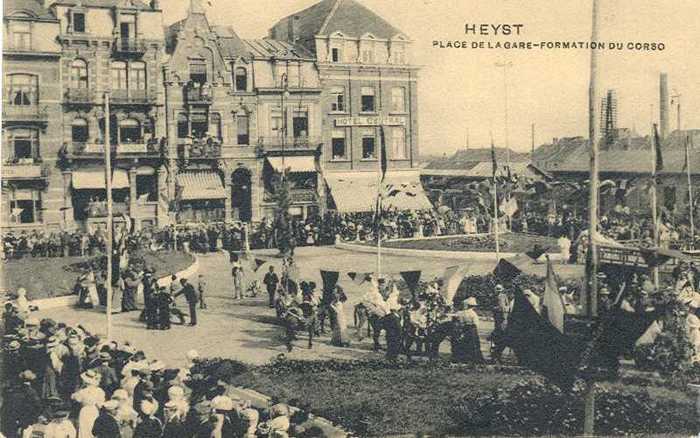Heyst - Place de la Gare - Formation du Corso