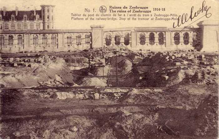 1 - Ruines de Zeebrugge 1914-18 - Tablier du pont de chemin de fer é à  l'arrêt du tram é  Zeebrugge-Môle