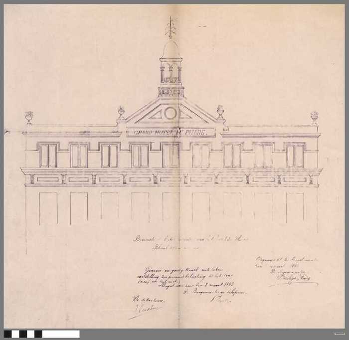 Bovenste deel der façade van het Hotel du Phare