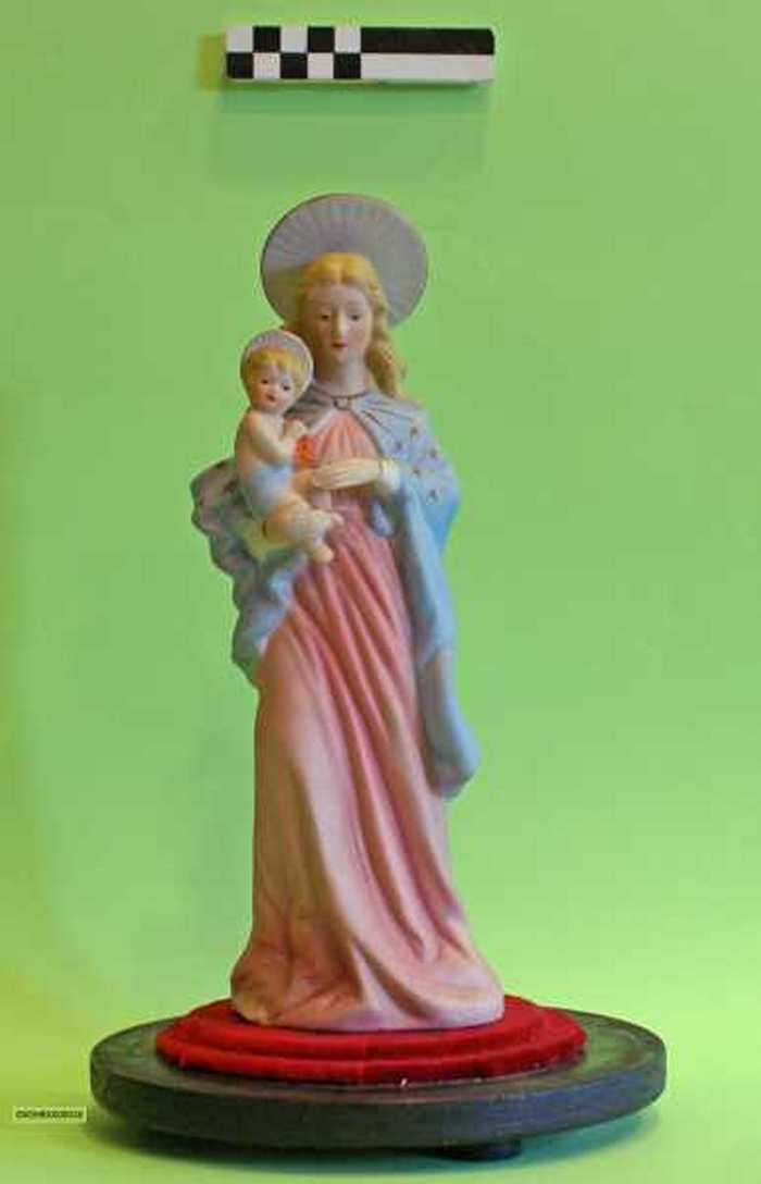 O.L. Vrouw met kind onder stolp