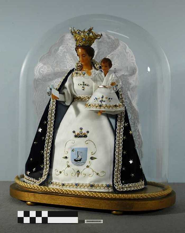 Maria Ster der Zee met kind onder stolp