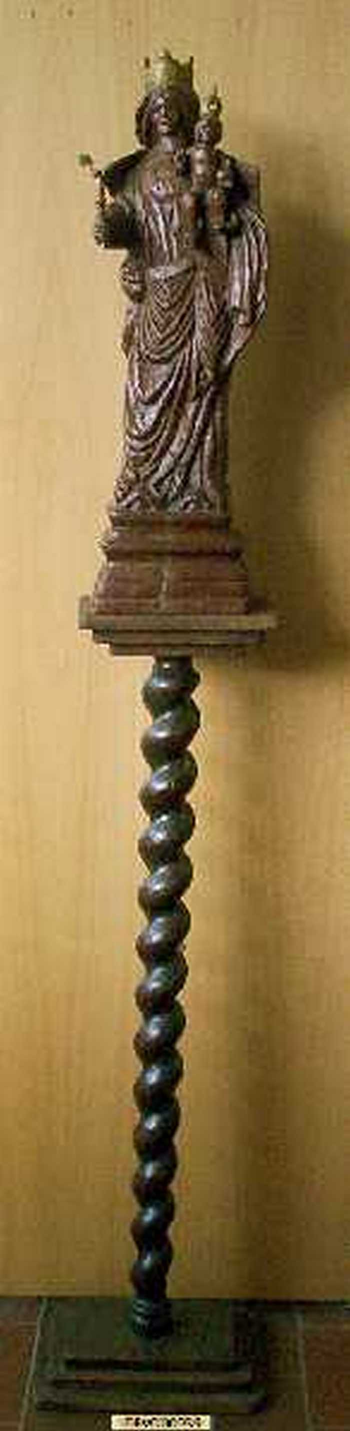 Beeld van Onze-Lieve-Vrouw met Kind