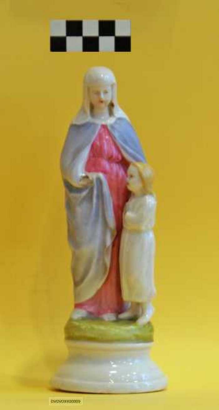 Porseleinen beeld van Onze-Lieve-Vrouw met Kind