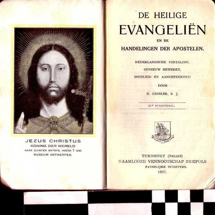 Boek: De Heilige Evangeliën en en handelingen der Apostelen