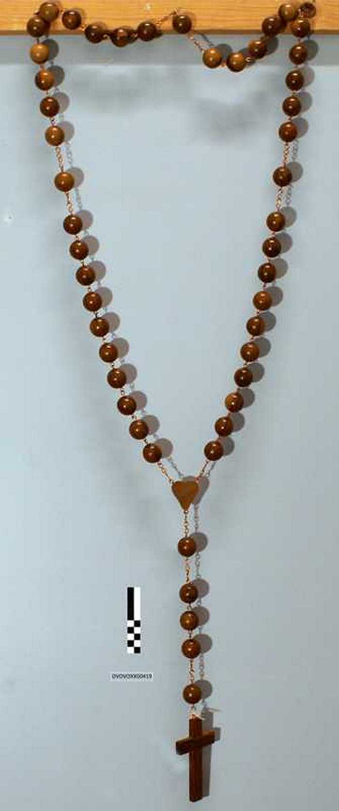 Sierpaternoster met houten kruis
