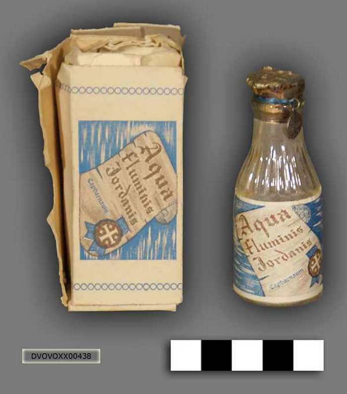 Flesje en certificaart met Heilig water uit de Jordaan