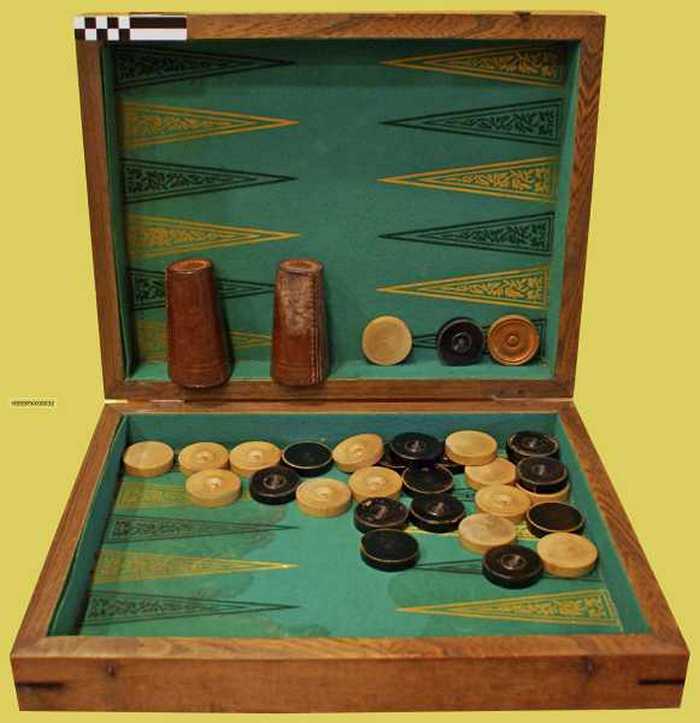 Triktrak spelkoffer.