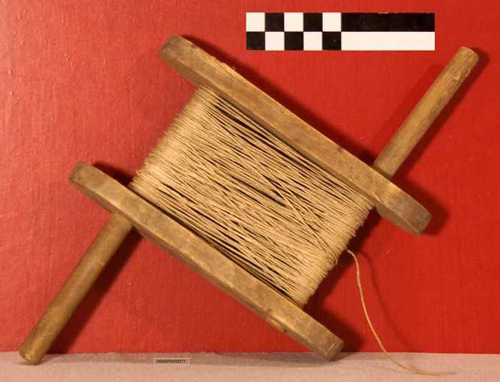 Houten haspel met touw